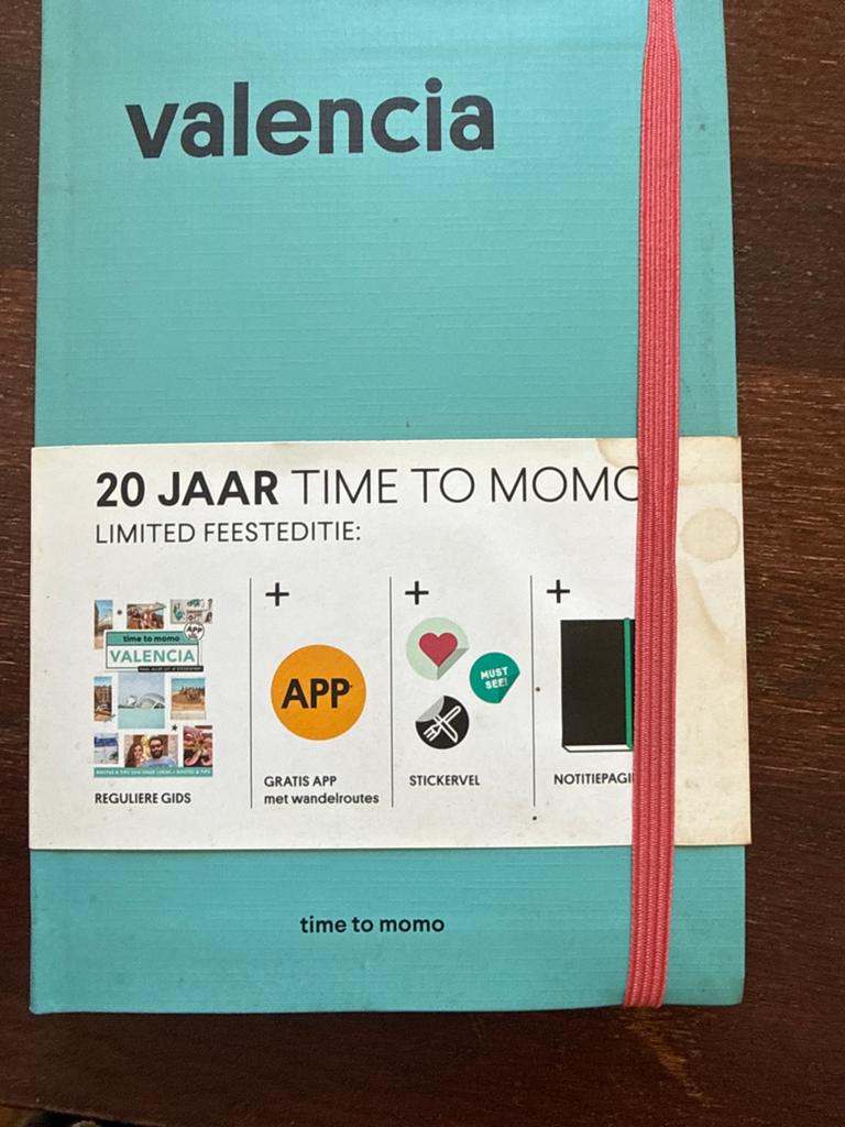 Time to Momo Valencia Reisgids - Limited Feesteditie, Europa, Ophalen of Verzenden, Reisgids of -boek, Gelezen
