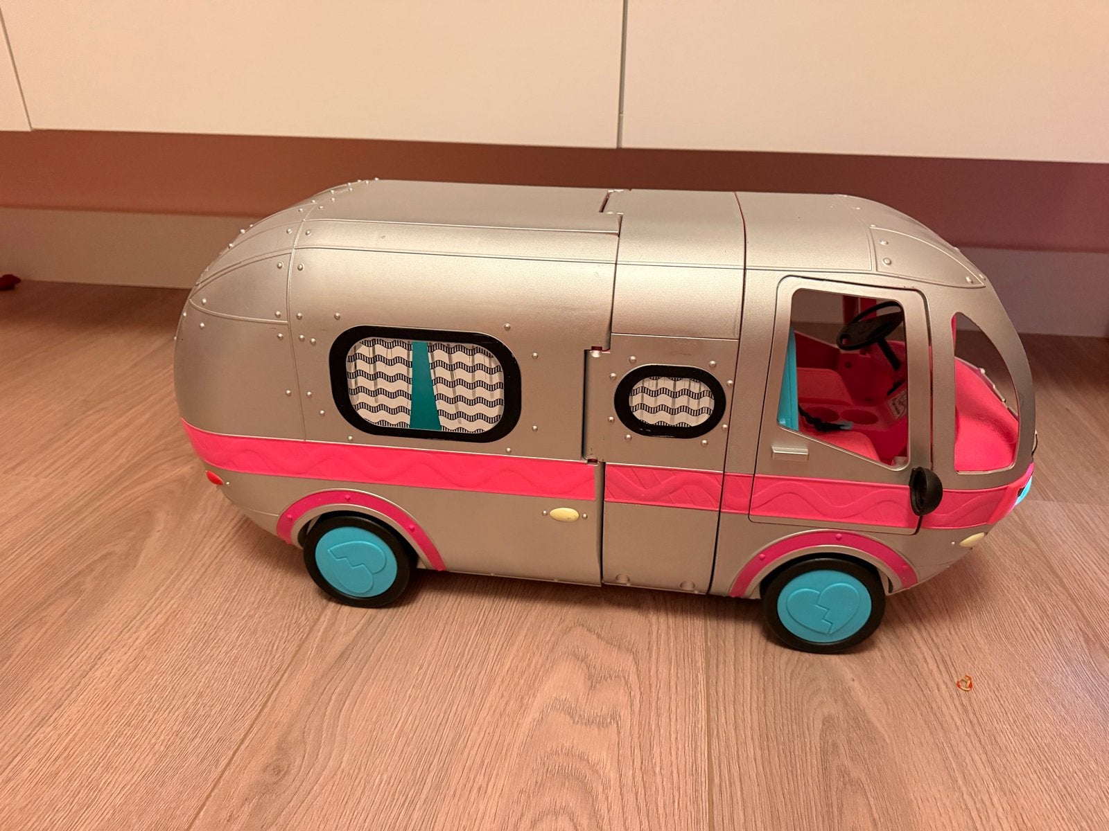 LOL Surprise Camper met accessoires en poppen, Ophalen, Zo goed als nieuw, Overige typen