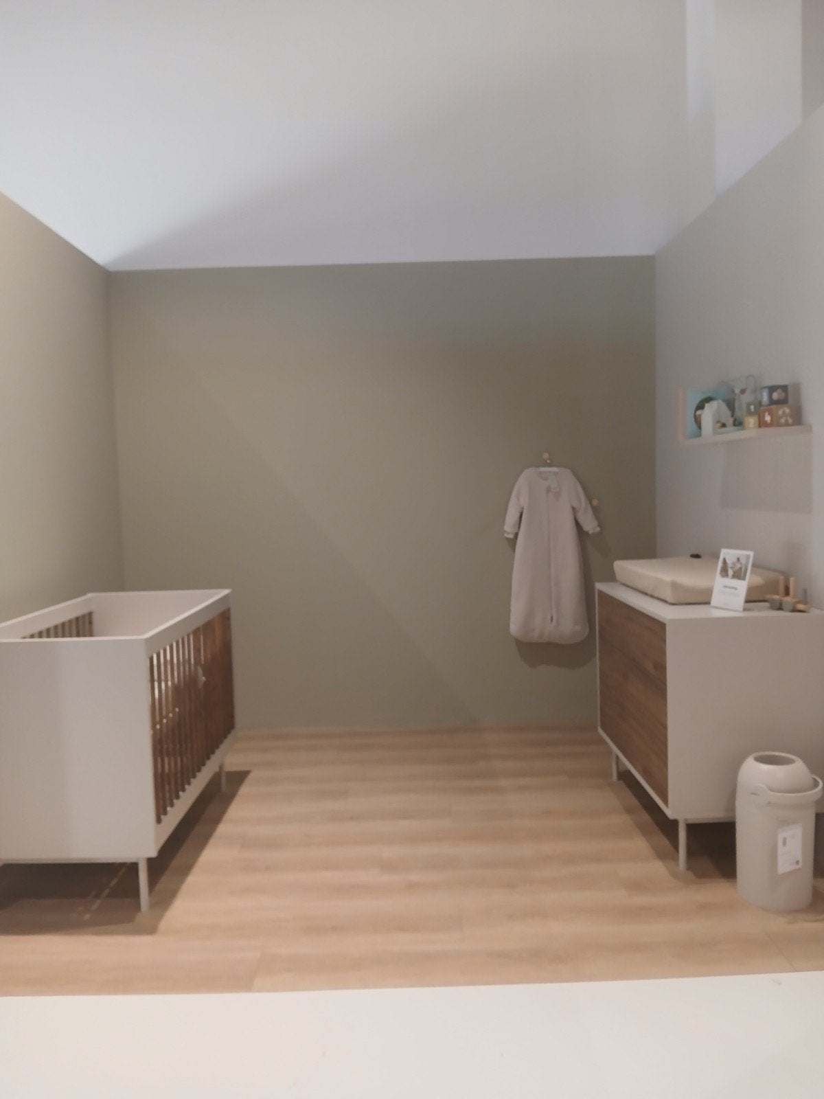 Europe Baby Japani ledikant en commode, Kinderen en Baby's, Ophalen, Nieuw, Ledikant