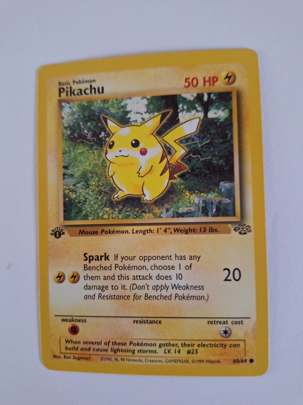 Pokémon Pikachu Base Set 1st Edition Kaart, Hobby en Vrije tijd, Verzamelkaartspellen | Pokémon, Verzenden, Zo goed als nieuw