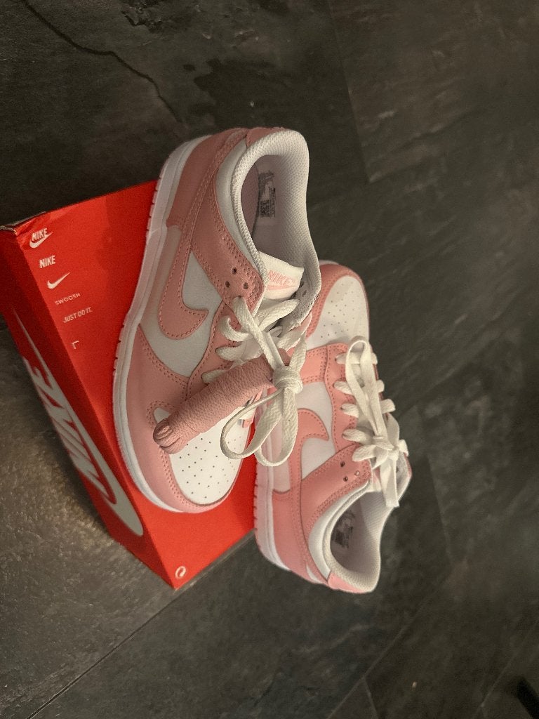 Nike dunk roze maat 35, Meisje, Sportschoenen, Nieuw, Ophalen of Verzenden