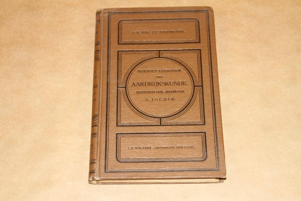 Beknopt leerboek der Aardrijkskunde -Bos & Niermeyer 1921, Ophalen of Verzenden