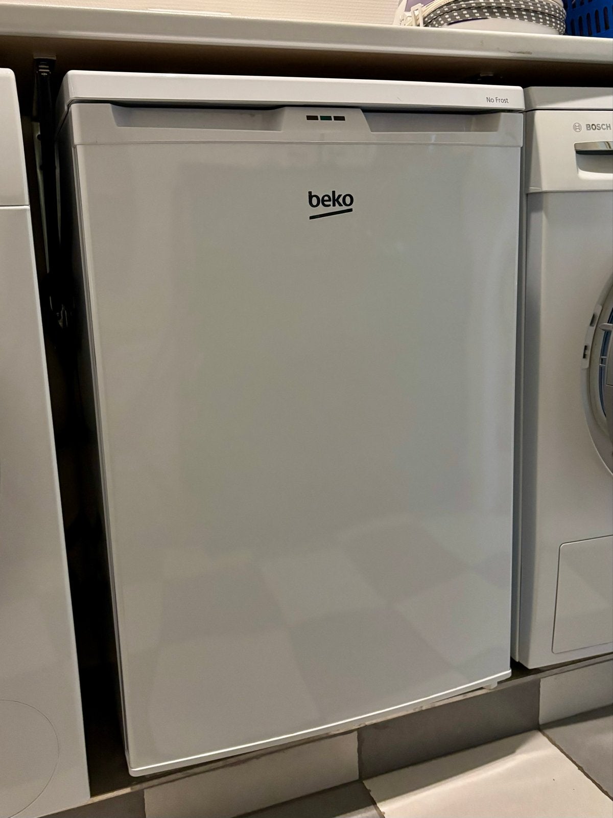 Beko Vrieskast - Compact en Energiezuinig, Minder dan 85 cm, Minder dan 60 cm, Zo goed als nieuw, Vrijstaand