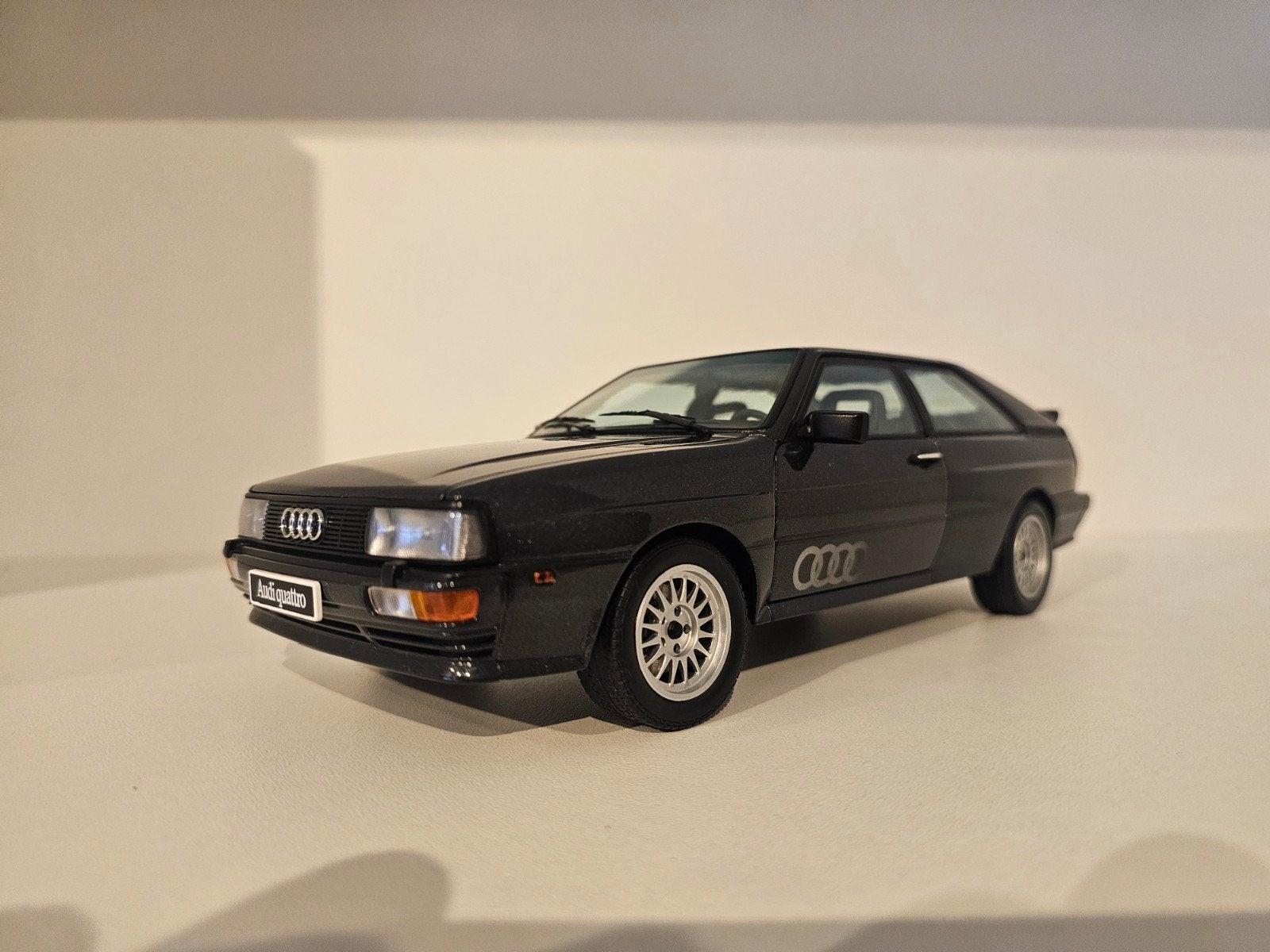AUTOart Audi Quattro Grijs 1:18 Modelauto, Ophalen of Verzenden, Zo goed als nieuw, Auto, Autoart