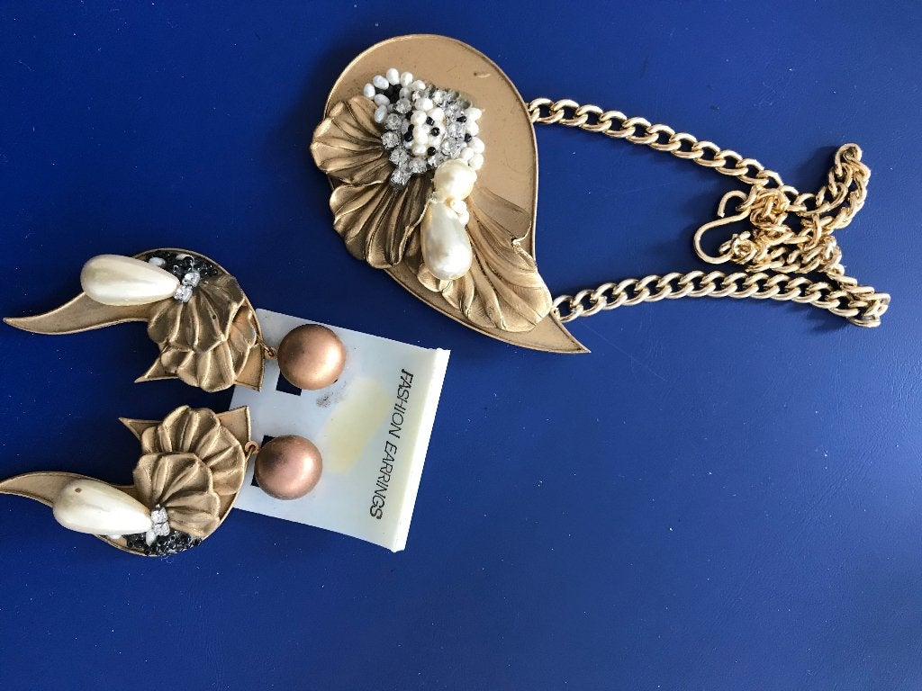 Vintage ketting en oorbellen set met parels, Overige materialen, Met strass, Nieuw, Ophalen of Verzenden