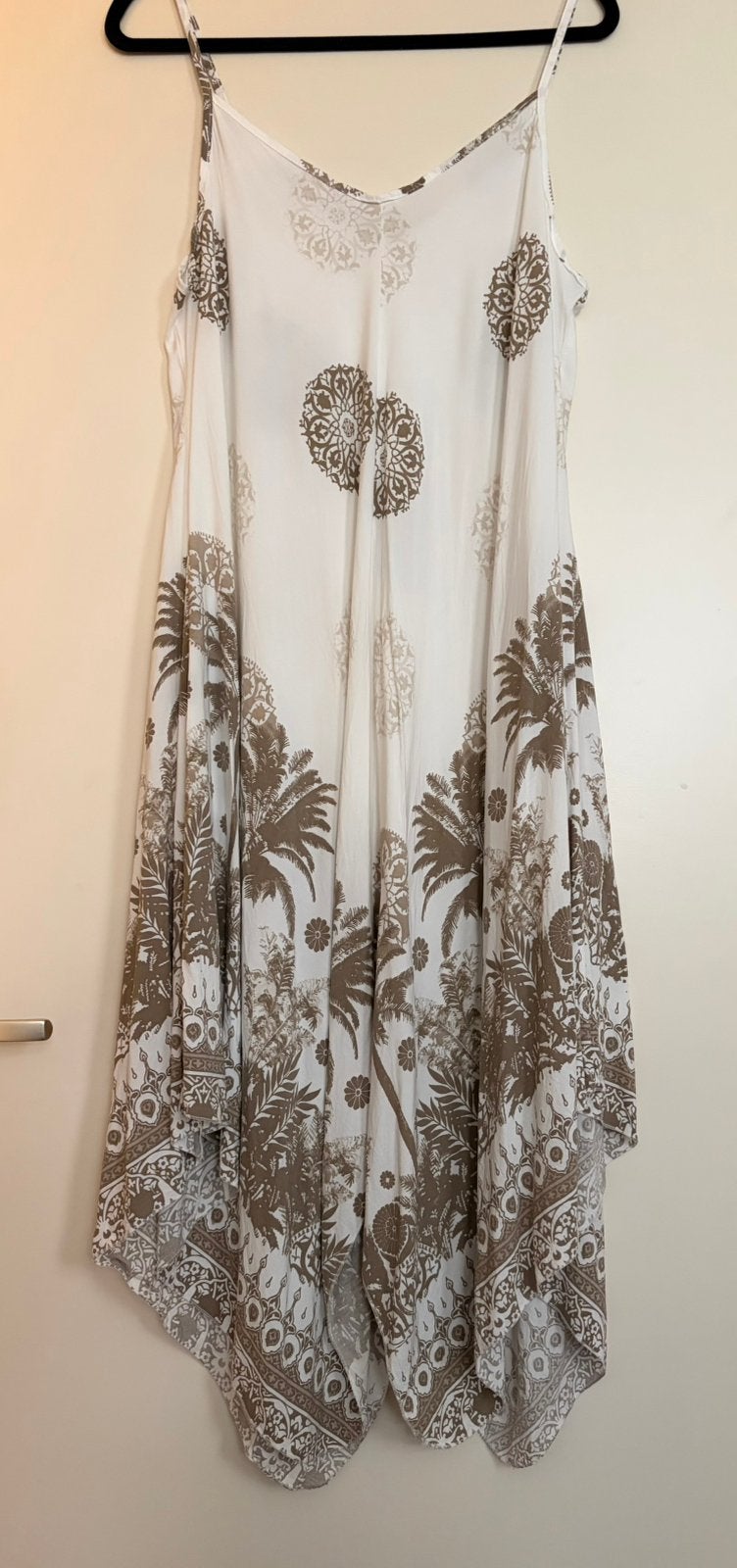 Nieuw Spaghetti jurk  wit taupe viscose 1 mt tm xxl, Verzenden, Wit, Maat 46/48 (XL) of groter, Zo goed als nieuw