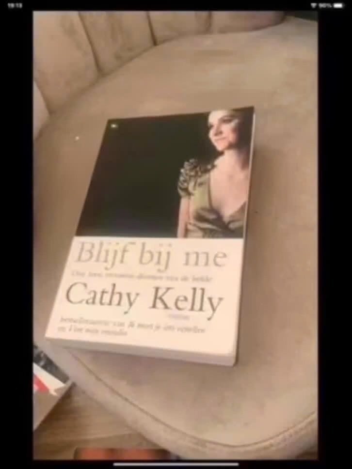 Blijf bij me - Cathy Kelly, Boeken, Ophalen of Verzenden, Zo goed als nieuw, Nederland, Cathy Kelly