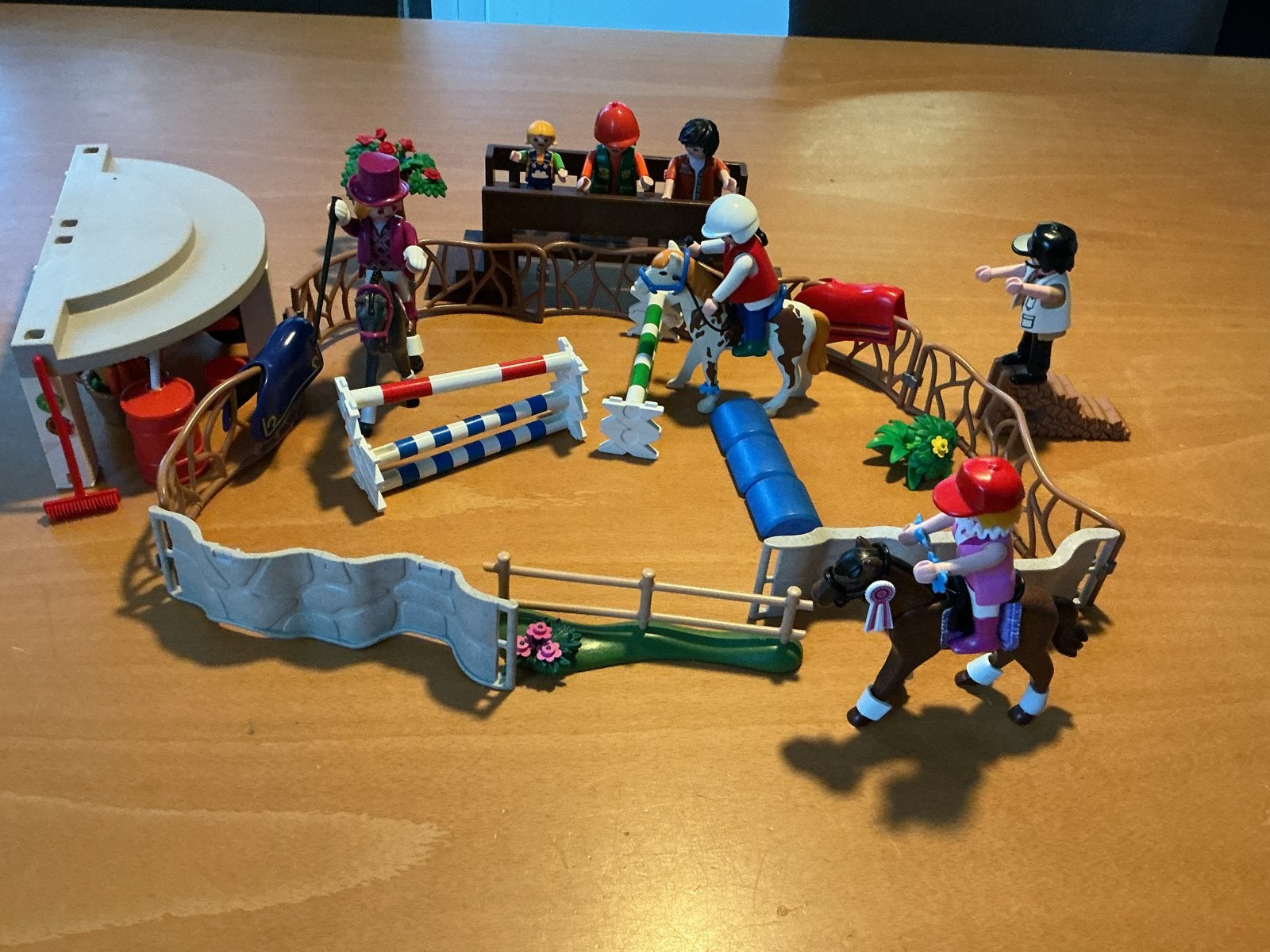 Playmobil spring concours met ruiters  en tribune, Ophalen of Verzenden, Jongen of Meisje
