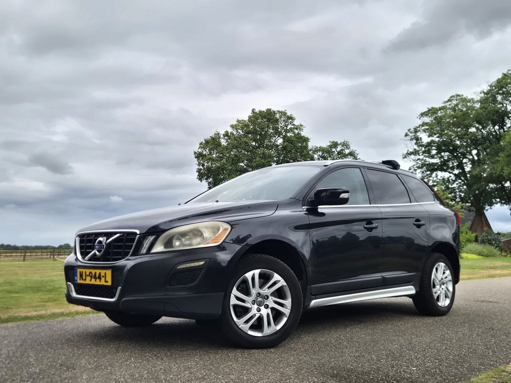 Volvo XC60 2.4D Momentum (bj 2010, automaat), Auto's, Volvo, Zwart, Bedrijf, Geïmporteerd, Parkeersensor