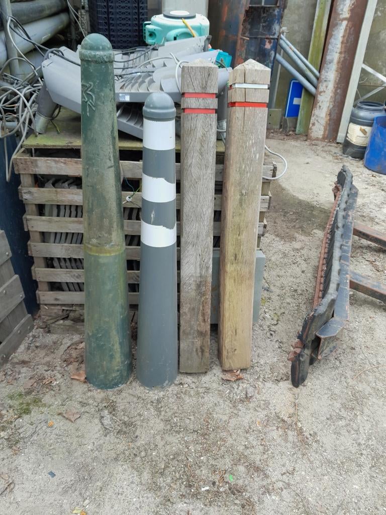 Diverse paaltjes en afzetpalen, Ophalen of Verzenden, Gebruikt, Hout, Overige typen