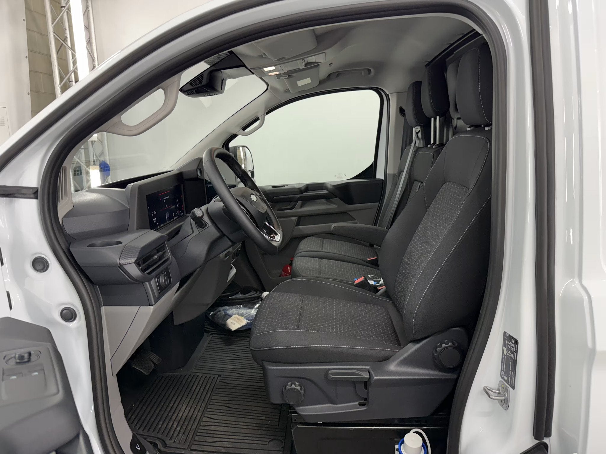 Ford Transit Custom 2.5 PHEV L2 H1 Trend Koelwagen (Wordt ve, Auto's, Stof, Gebruikt, 4 cilinders, Wit