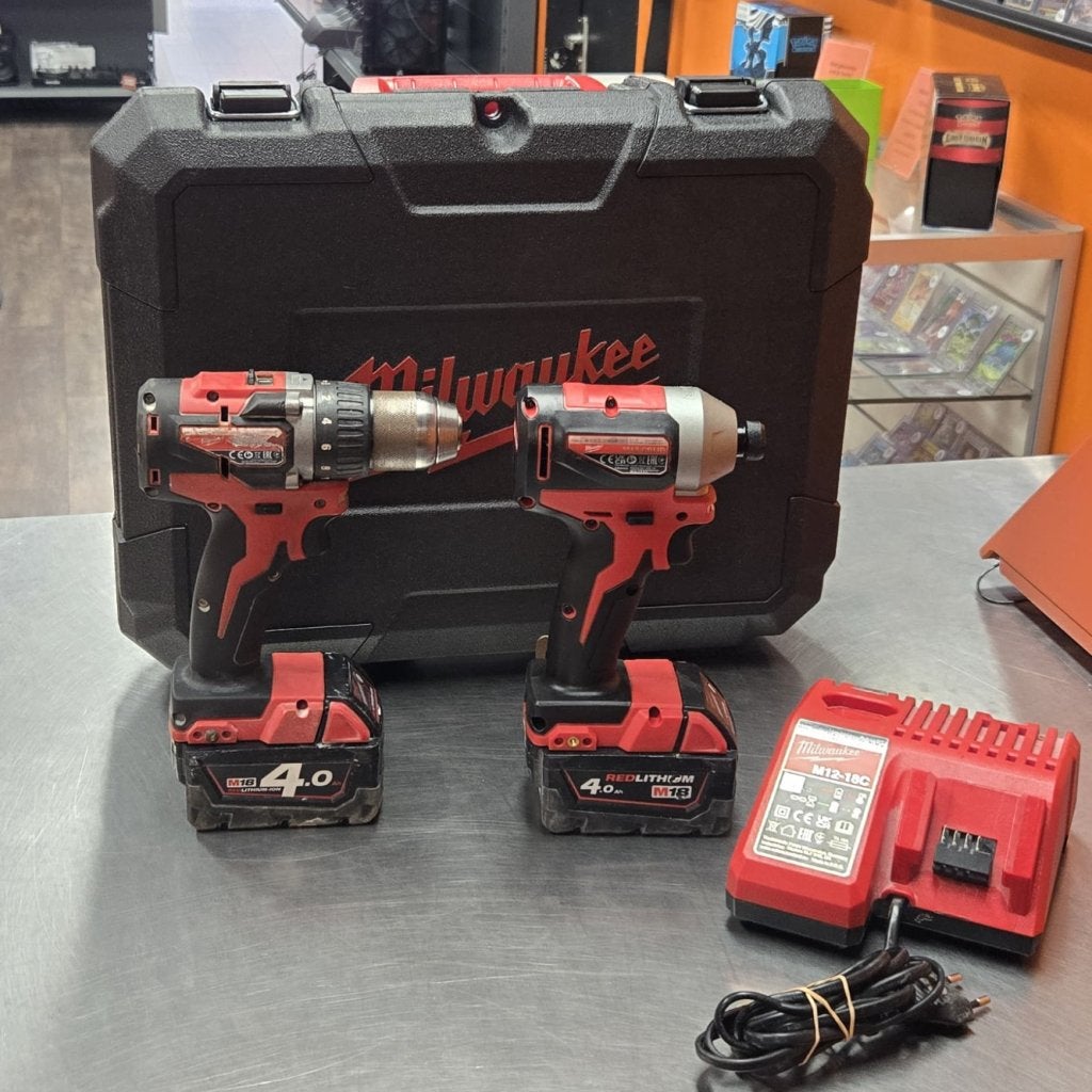 Milwaukee M18 BLCPP2A-402C combopack 18V 2x 4,0Ah Li-ion, Doe-het-zelf en Verbouw, Gereedschap | Boormachines, Zo goed als nieuw