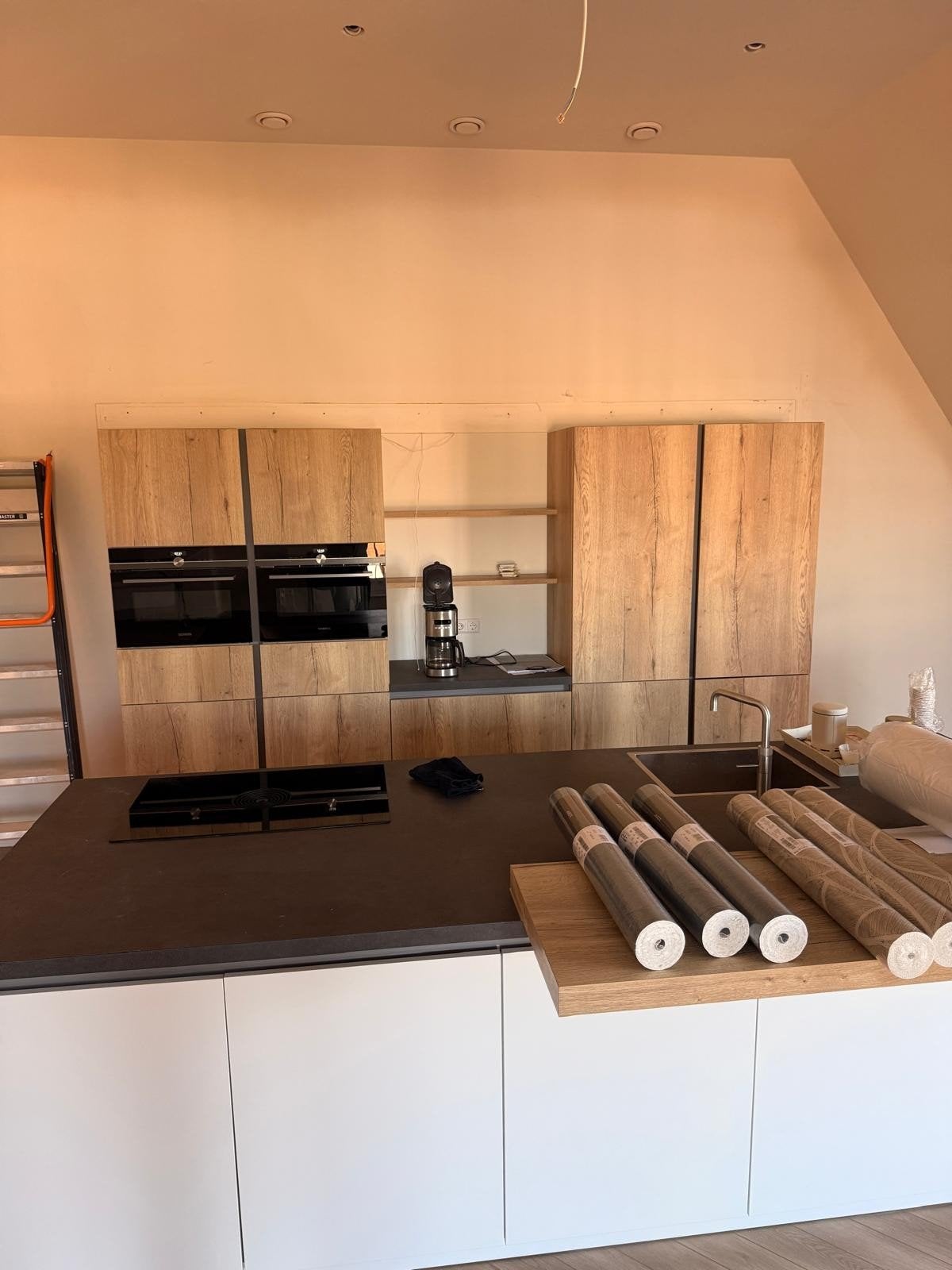 Tieleman keuken zgan. Incl.apparatuur en garantie!!!!!!!!!!, Wit, Ophalen of Verzenden, Zo goed als nieuw, Met kookeiland