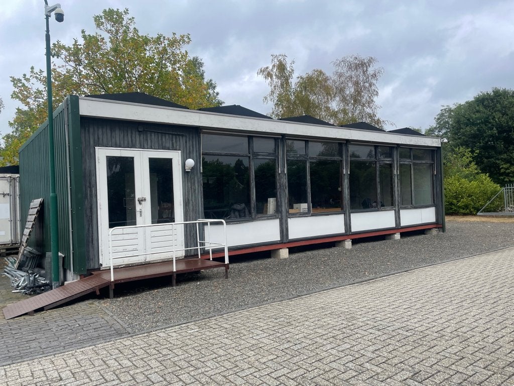 Noodlokaal, Ophalen