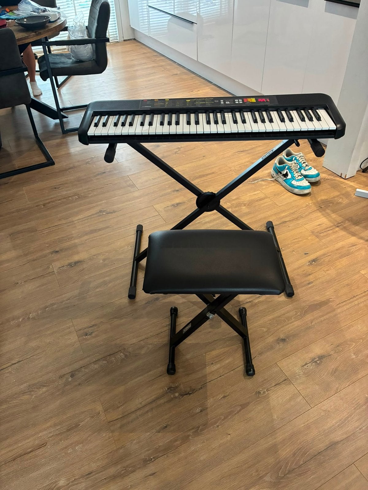 Yamaha PSR-F52 Keyboard met standaard en krukje, Muziek en Instrumenten, Keyboards, Ophalen, 61 toetsen, Yamaha, Zo goed als nieuw