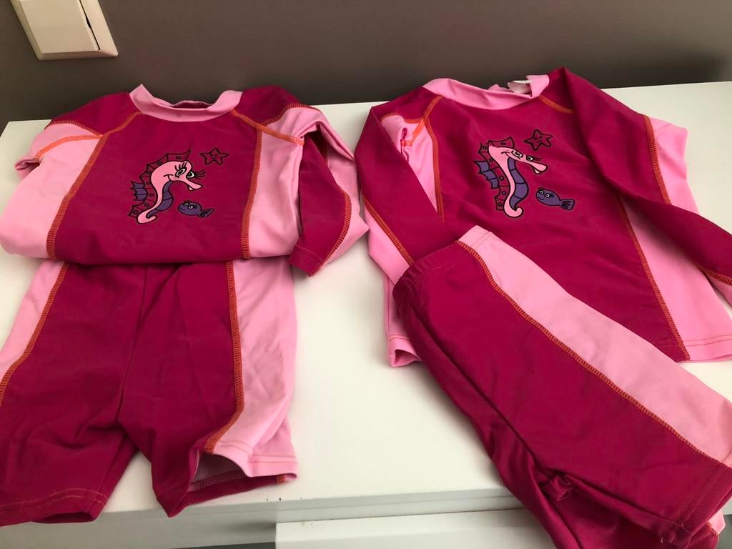 Nieuw 2 delig zwempakje maat 92 & 98 roze, Ophalen of Verzenden, Zo goed als nieuw, Kleding