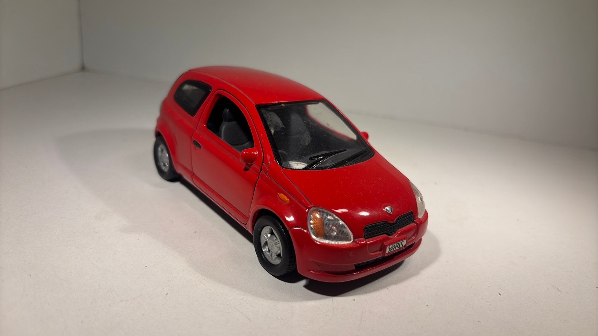 Toyota vitz red Sunny side 1.24