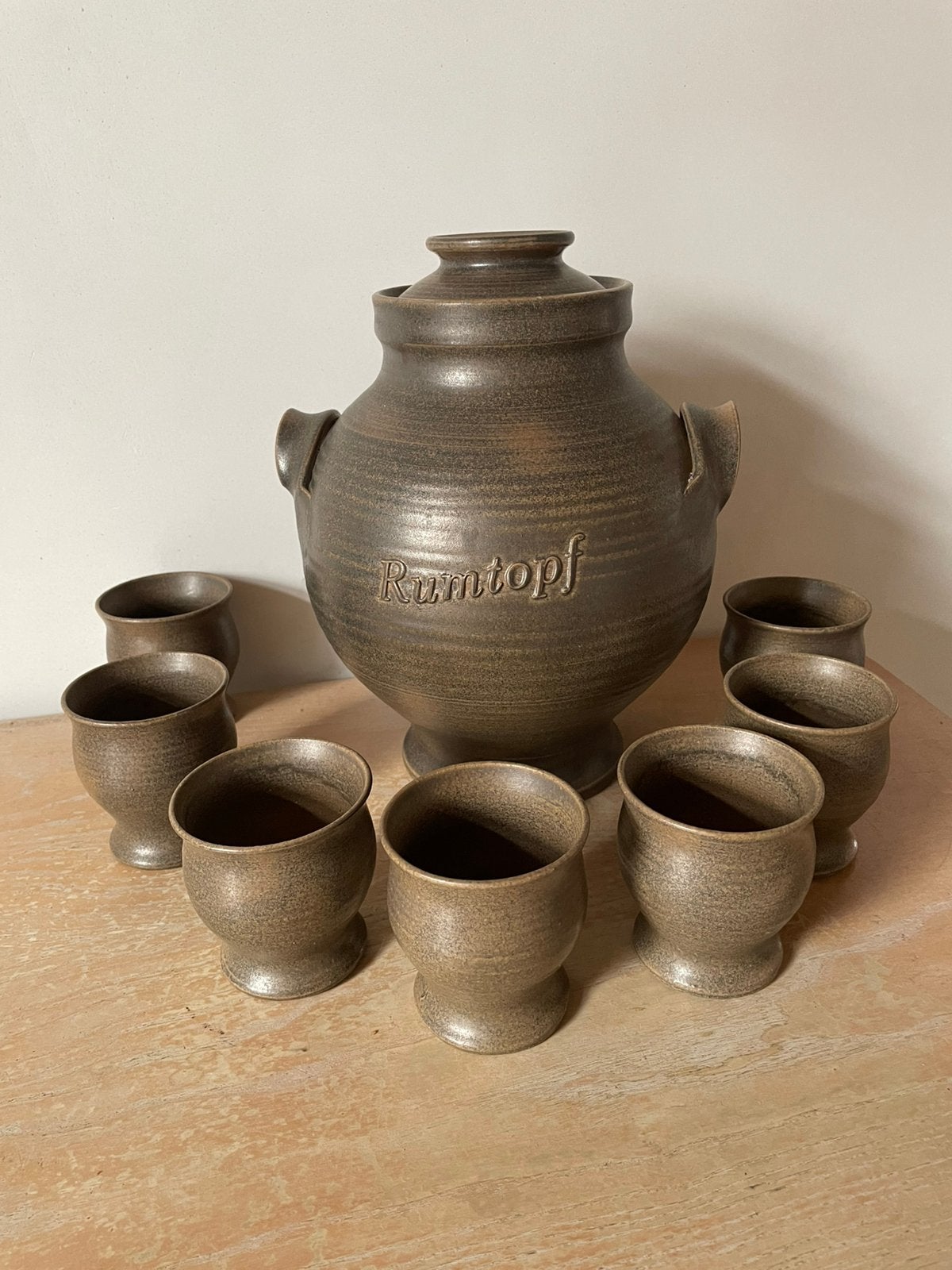 Aardewerken pot met bekers (handwerk), Ophalen, Zo goed als nieuw, Bruin