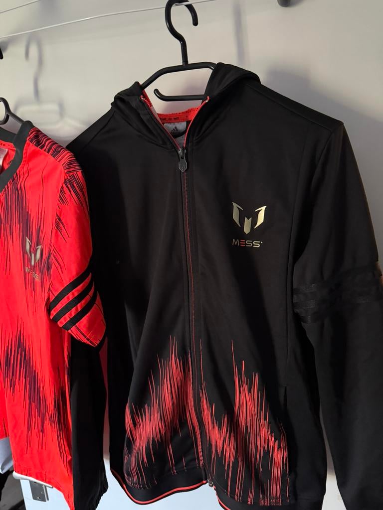 Messi/Adidas trainingspak kindermaat 164, Zwart, Overige maten, Ophalen of Verzenden, Zo goed als nieuw