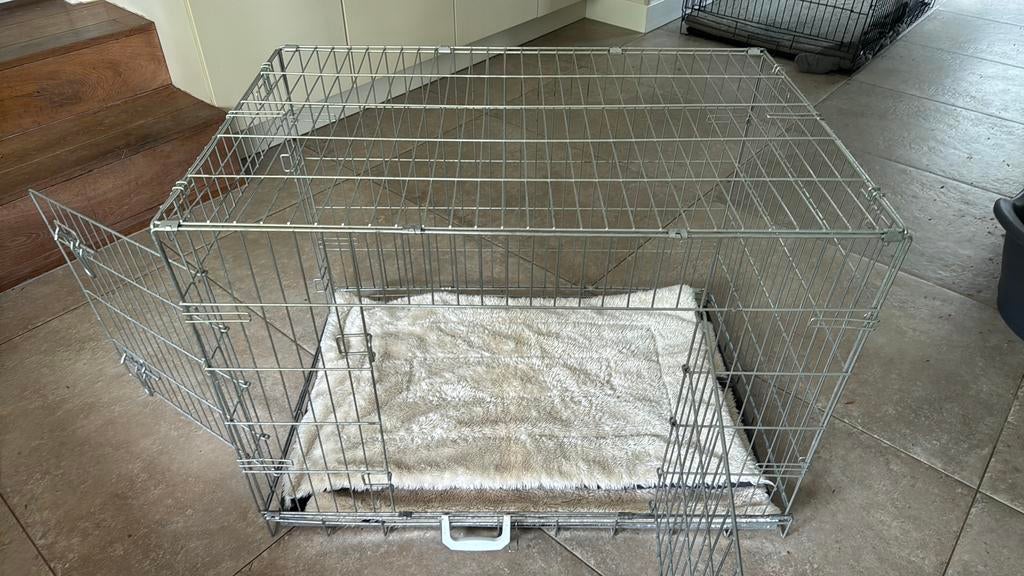 Honde bench 60x90x65 met verkleiner, Dieren en Toebehoren, Hondenhokken, Ophalen, Gebruikt, 75 tot 110 cm, Minder dan 65 cm