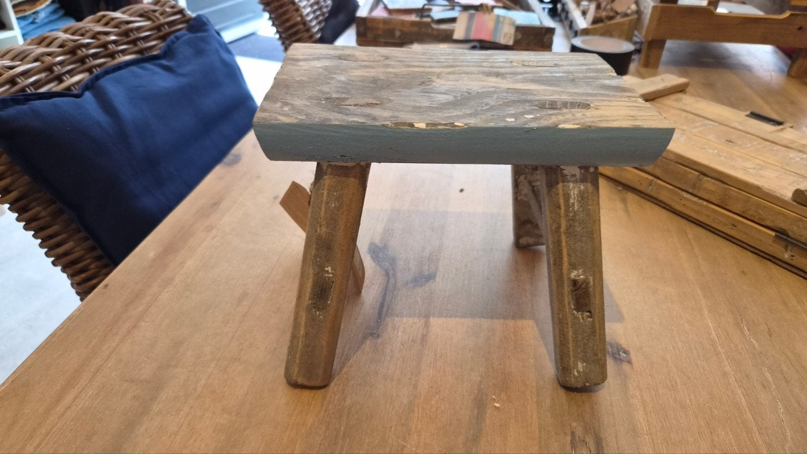 Robuust houten krukje - Vintage look, Ophalen of Verzenden, Nieuw, Hout