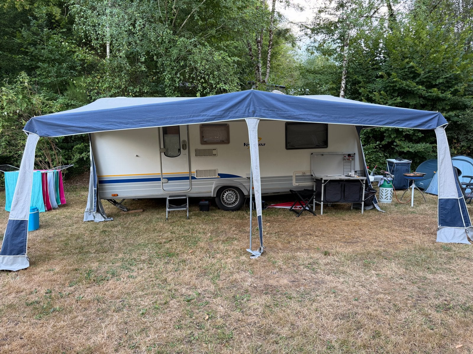 Burstner Ventana 490 TK - Ideale gezinscaravan met stapelbed, Caravans en Kamperen, Stapelbed, Treinzit, Particulier, Bürstner