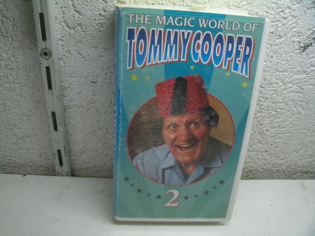 vhs 133b tommy cooper 2, Cd's en Dvd's, VHS | Film, Alle leeftijden, Ophalen of Verzenden, Gebruikt, Komedie