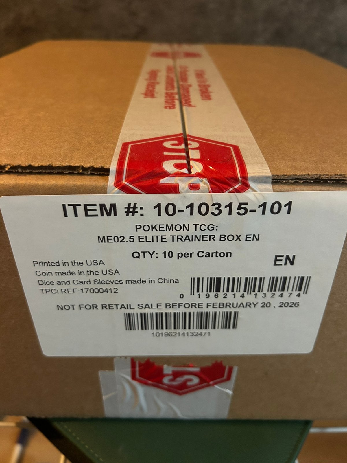Ascened Heroes ETB case, Ophalen, Nieuw, Boosterbox