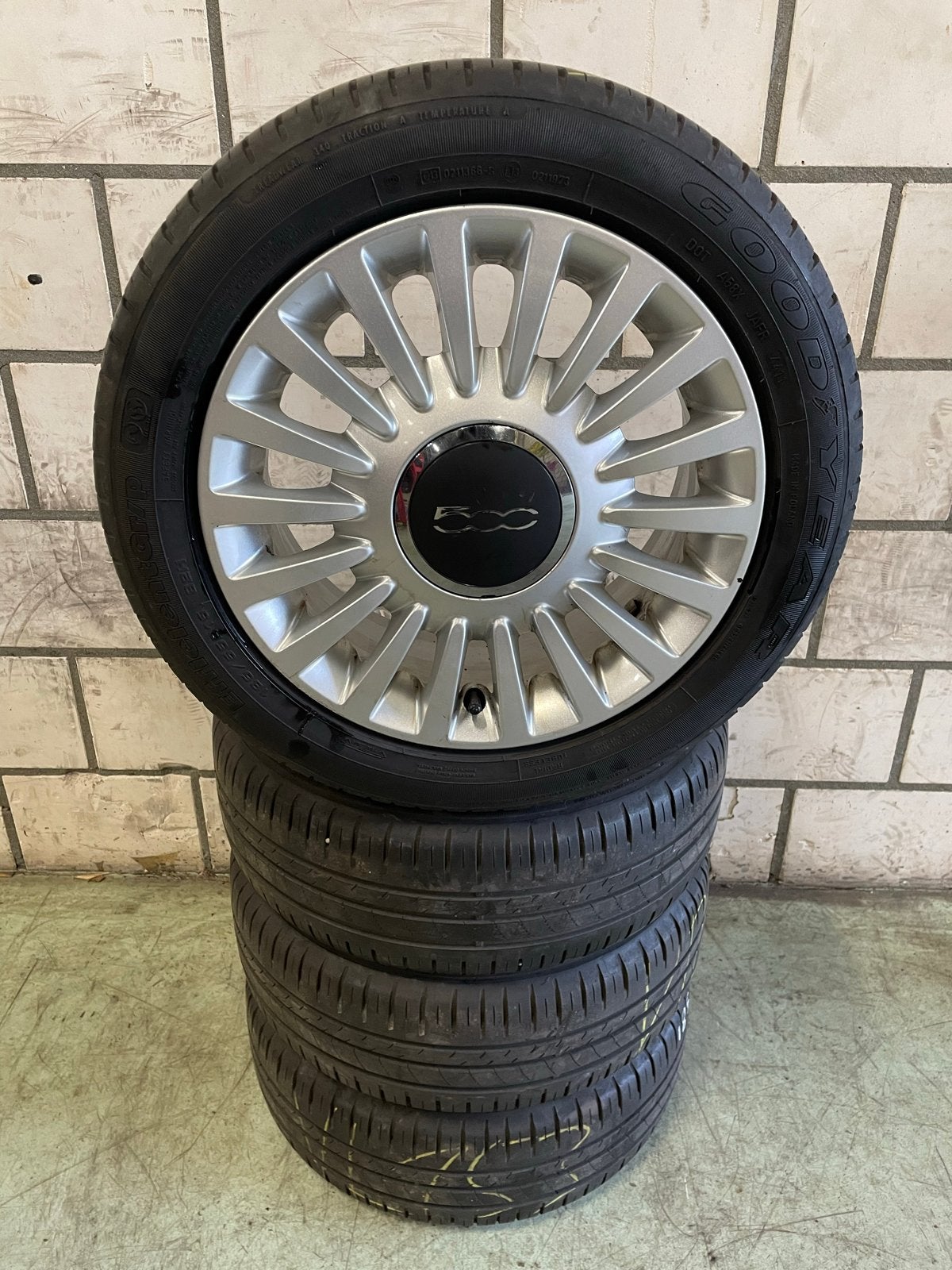 15 inch lichtmetalen velgen met zomerbanden voor Fiat 500, Gebruikt, 15 inch, Banden en Velgen, Berkvens