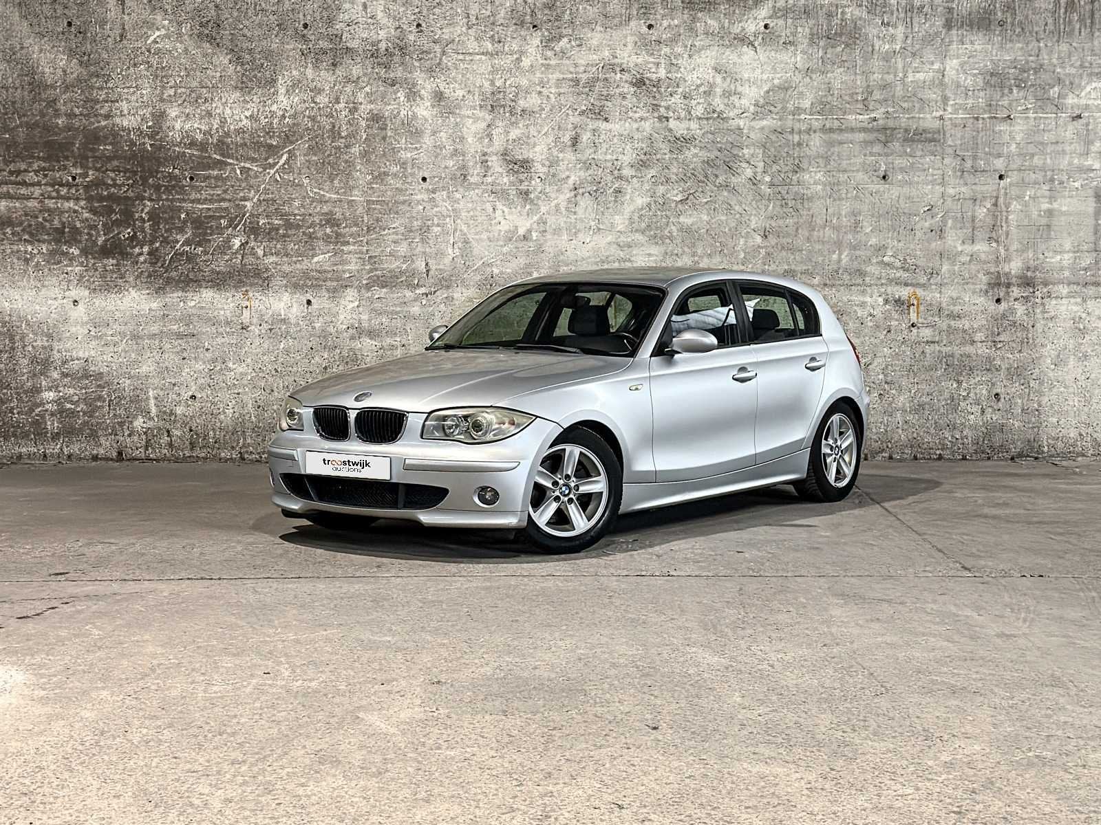 BMW 118i 129pk 2006 1-serie (Origineel-NL), 56-SK-GG, Auto's, 1-Serie, Achterwielaandrijving, 4 cilinders, 129 pk