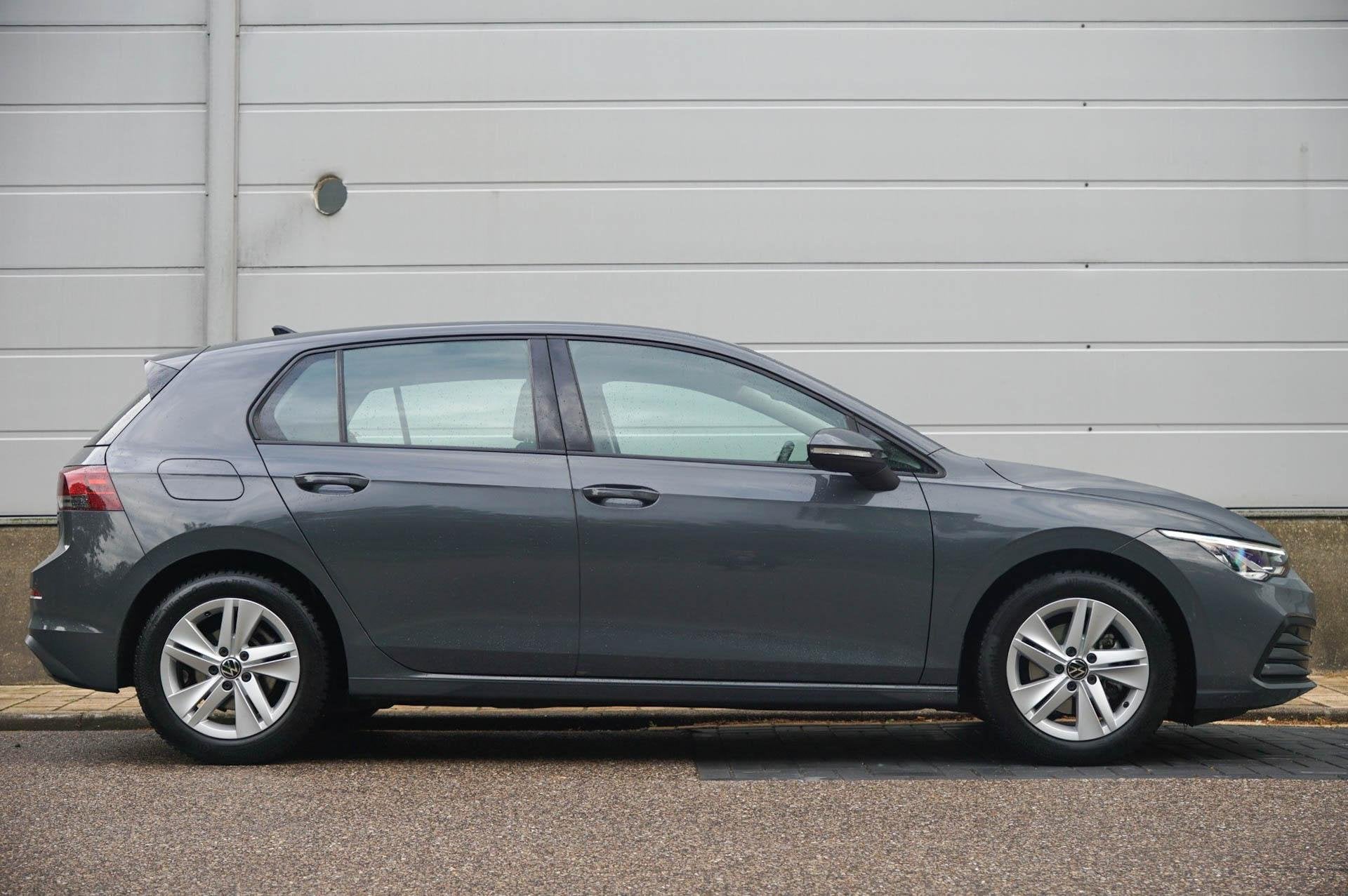 Volkswagen Golf 1.0 TSI 110pk Life | Navigatie | Apple Carpl, Auto's, Voorwielaandrijving, 12 maanden, Stof, Gebruikt