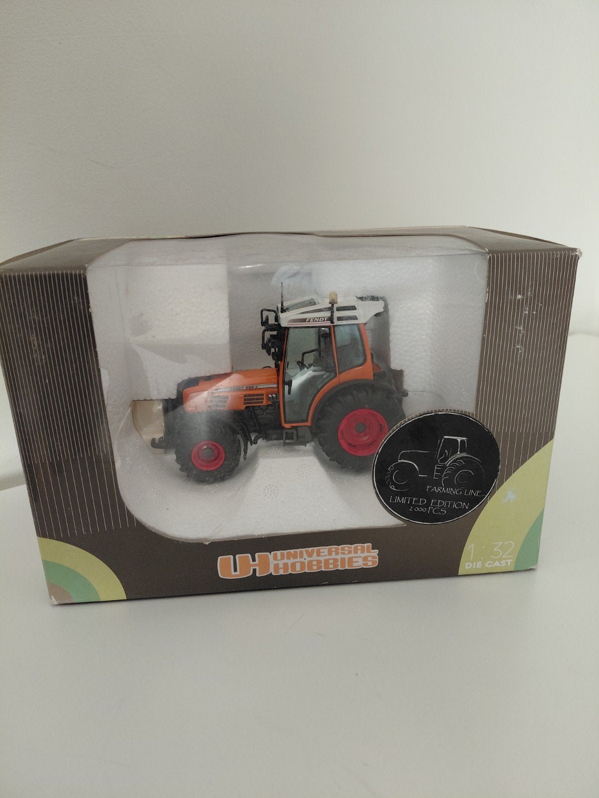 UH Fendt 209 V kommunual, Ophalen of Verzenden, Zo goed als nieuw, Tractor of Landbouw, Universal Hobbies