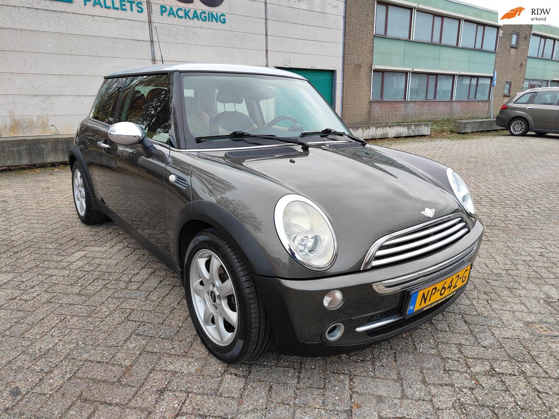 Mini Mini 1.6 One (Park lane uitvoering), Auto's, Mini, Voorwielaandrijving, 15 km/l, Gebruikt, 4 cilinders