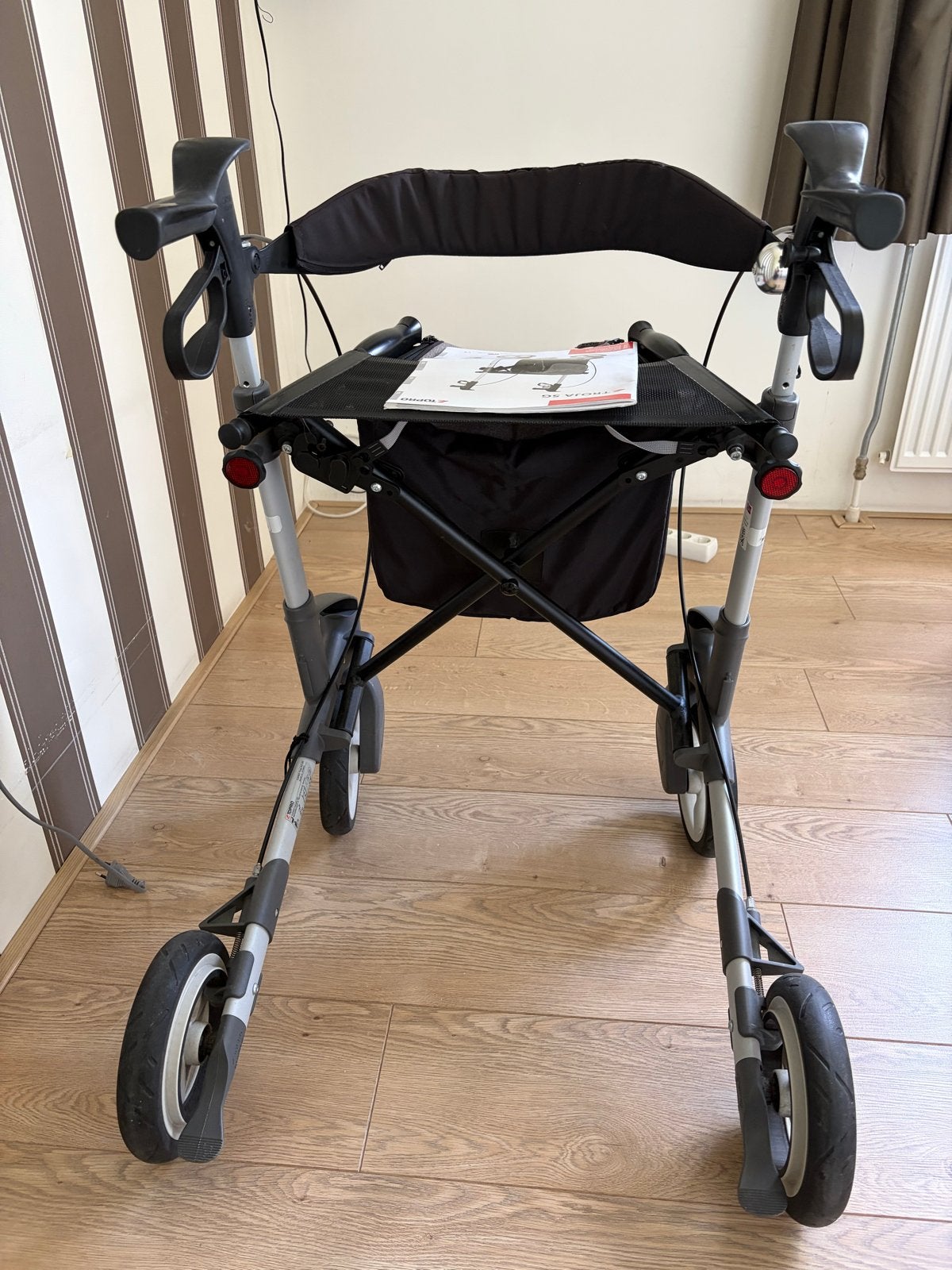 Rollator  Topro Troja 5 g met tas, Ophalen