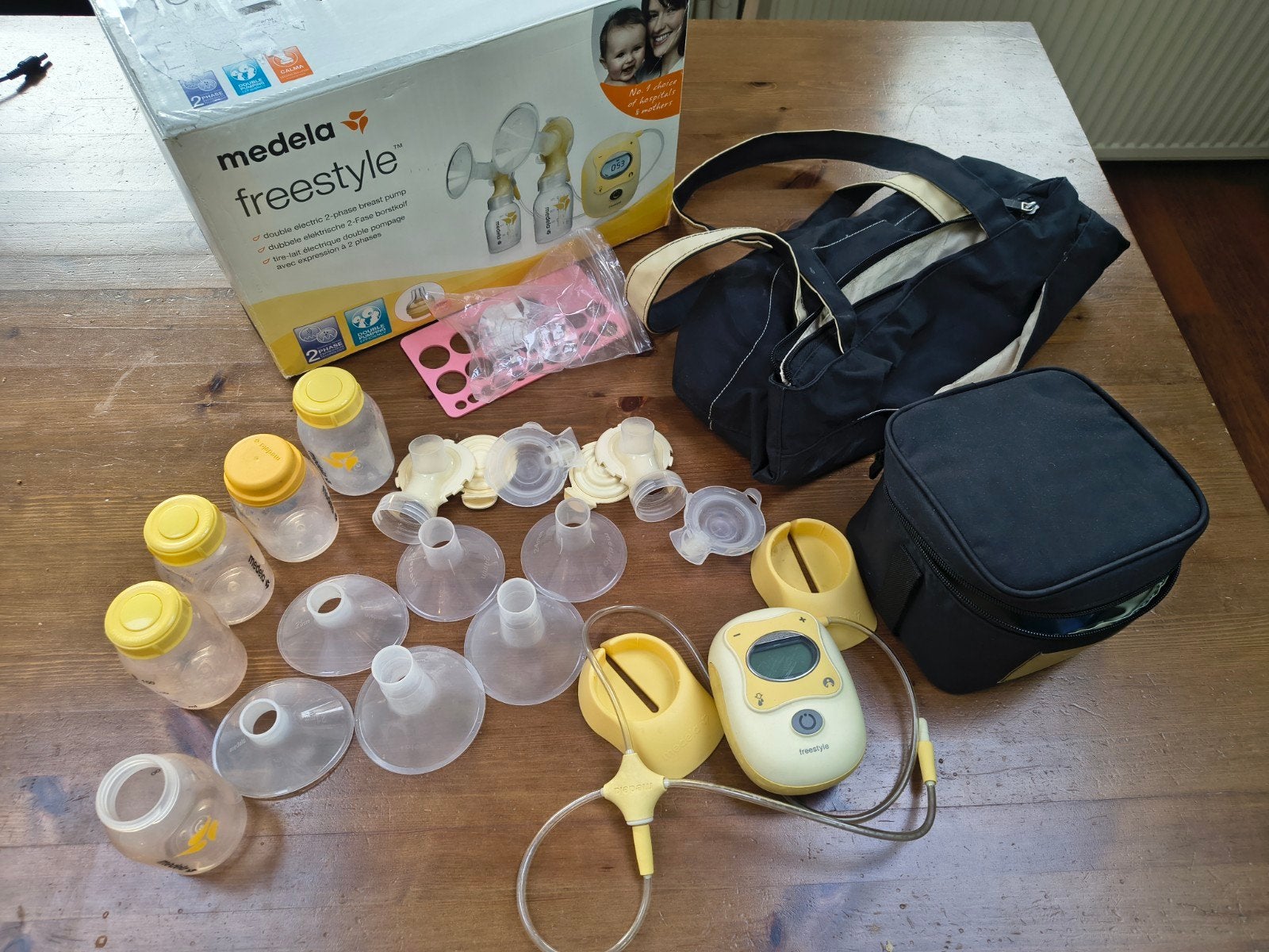 Medela Freestyle borstkolf met accessoires en tas, Ophalen, Gebruikt, Medela, Borstkolf