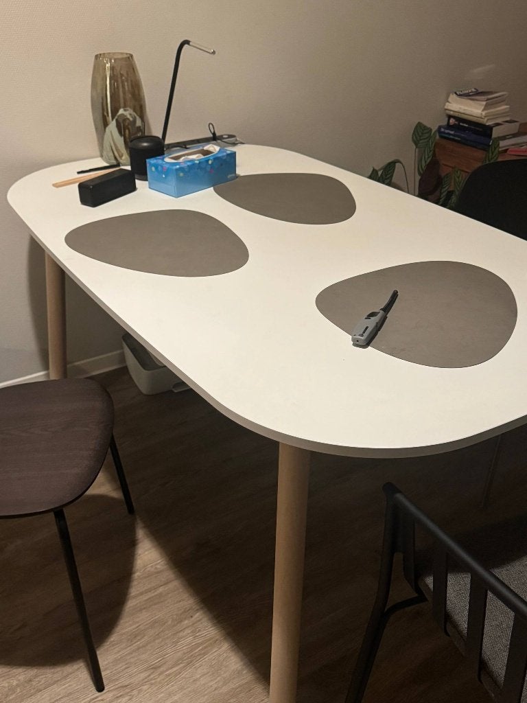 Ikea Vedbo eettafel - Ovale witte tafel, Modern, Scandinavisch, Zo goed als nieuw, 150 tot 200 cm, Vier personen