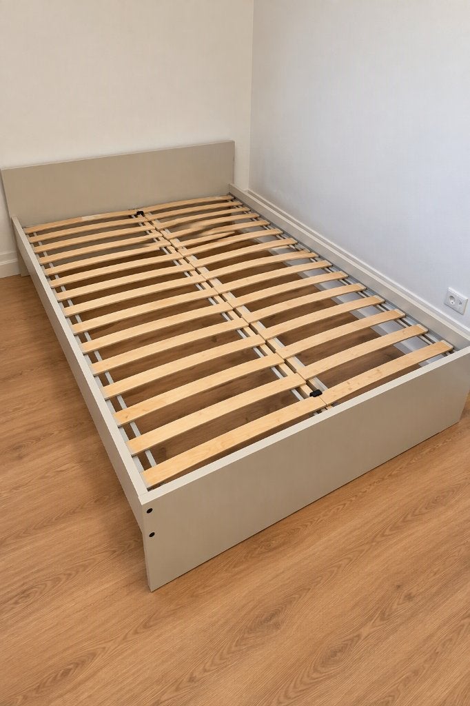 IKEA GURSKEN bed 140x200 + VESTERÖY matras + lattenbodems, Ophalen, Gebruikt, Scandinavisch | Japandi, Beige