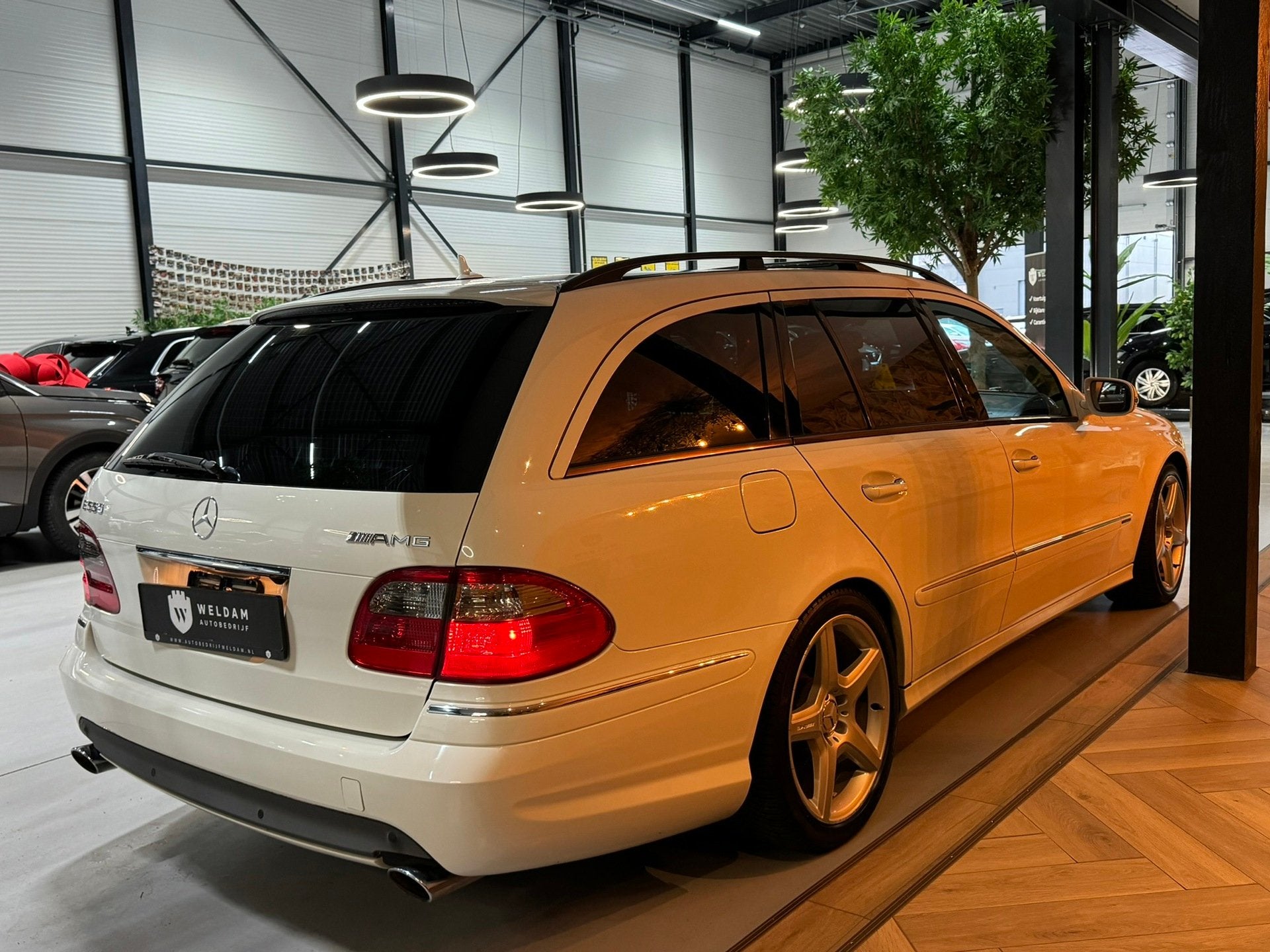 Mercedes-Benz E-klasse Estate E 550 AMG Avantgarde|Pano|Lede, Auto's, Mercedes-Benz, Automaat, Gebruikt, Wit, Leder