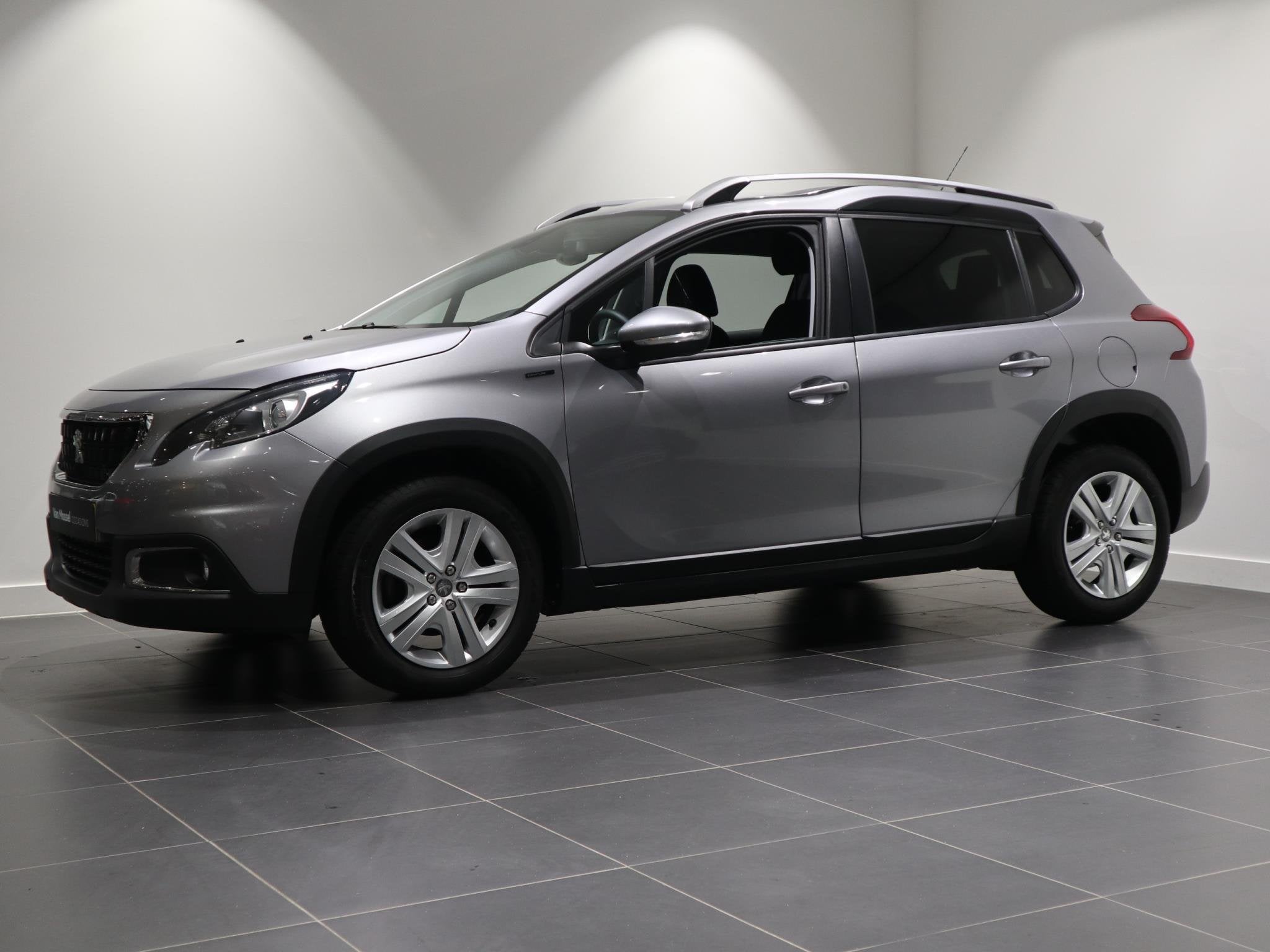 Peugeot 2008 Signature - NAVIGATIE - AIRCO - PARKEERSENSOREN, 12 maanden, Stof, 1199 cc, Origineel Nederlands