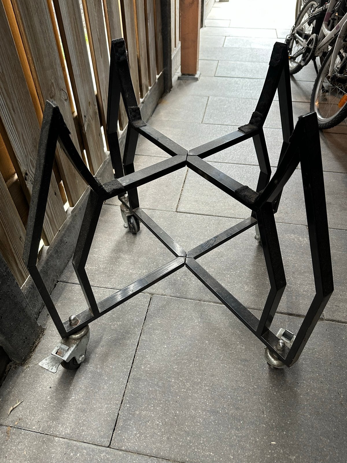 Onderstel Grill Guru Large met wielen, Ophalen, Gebruikt
