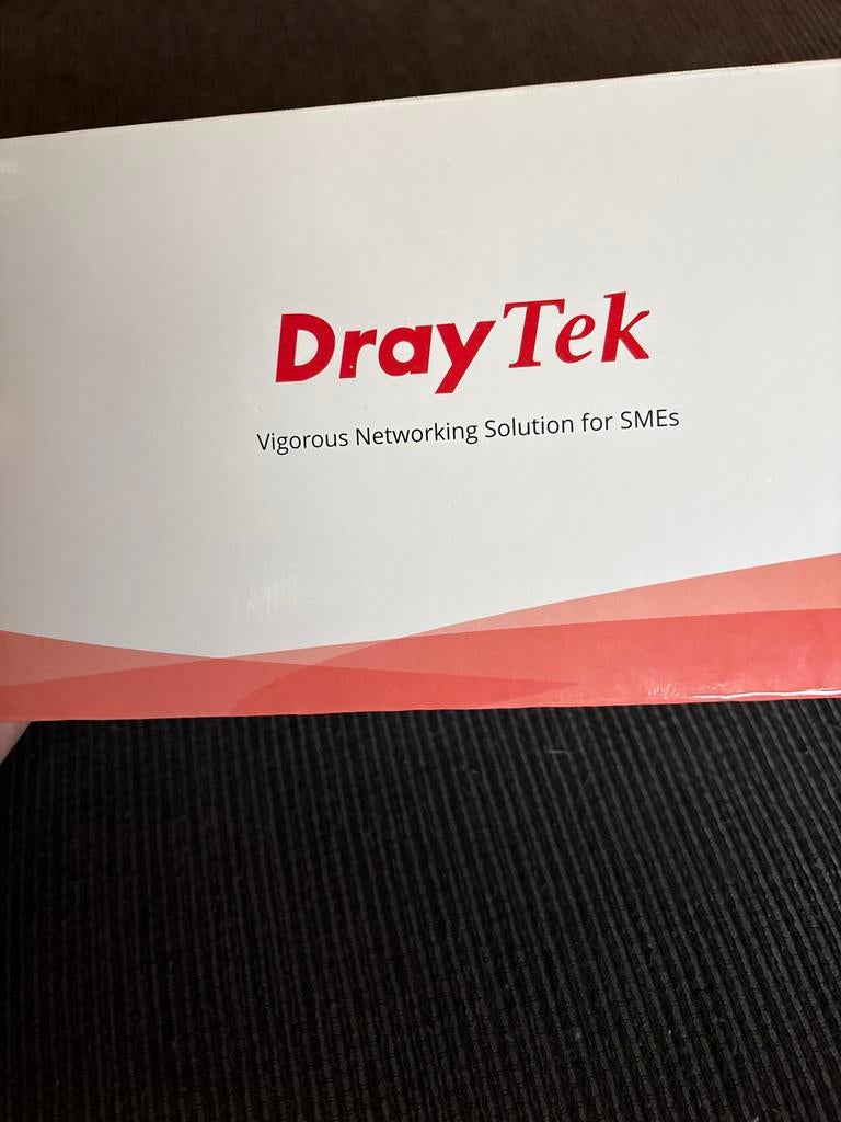 DrayTek Router - Krachtige netwerkoplossing voor MKB, Ophalen of Verzenden, Nieuw, Router