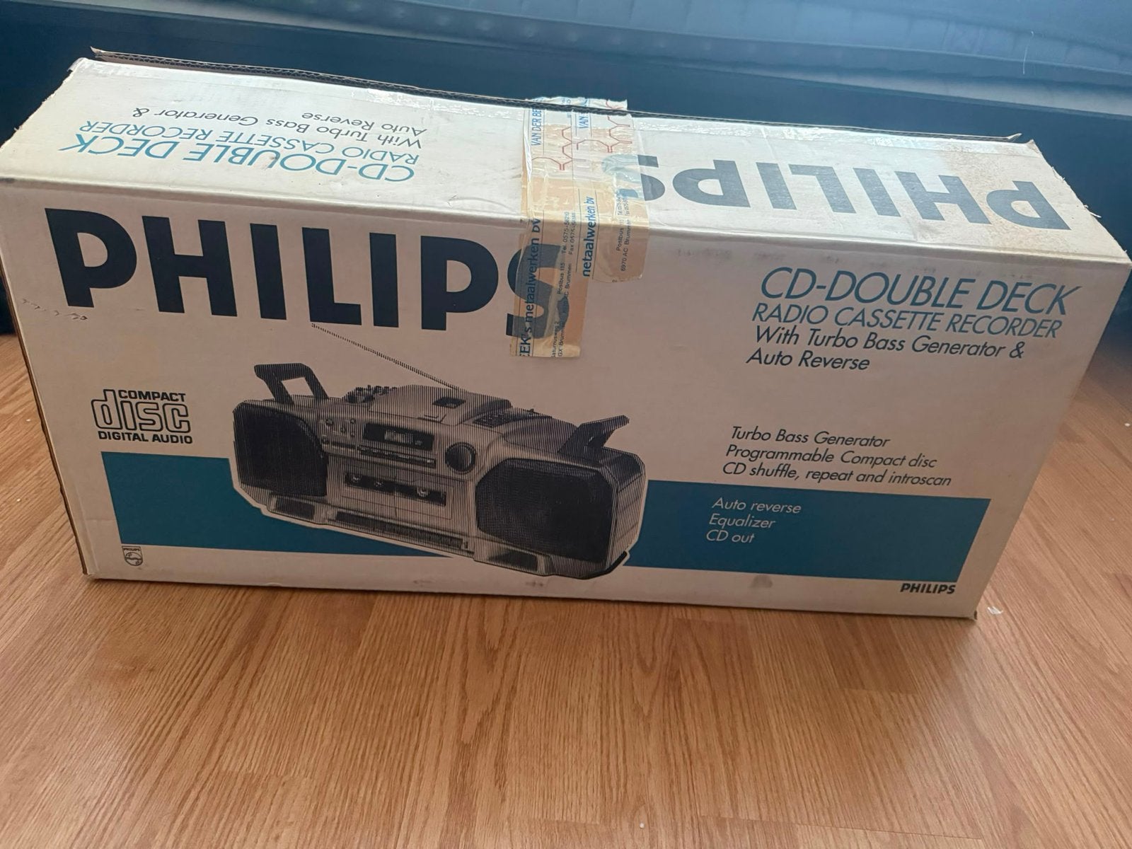 Philips AZ8304 Boombox In Nieuwstaat met Originele Doos!., Ophalen of Verzenden, Zo goed als nieuw, Minder dan 700 watt, Werkbankslijpmachine