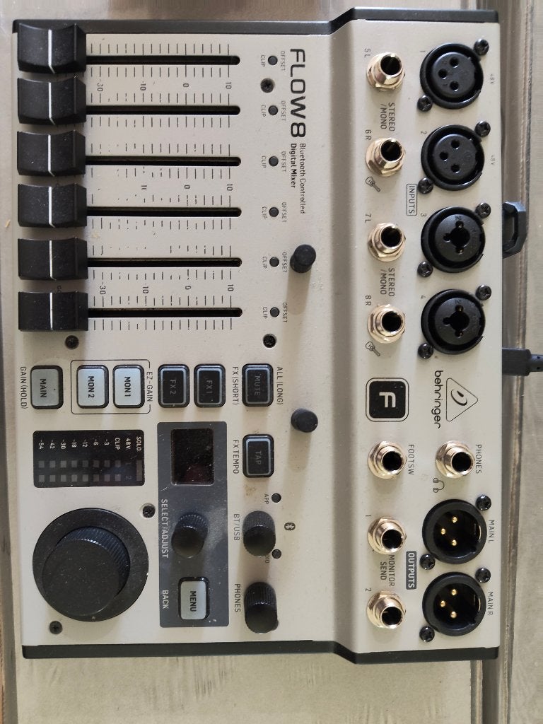 Behringer Flow 8 digitale mixer / audio interface, Muziek en Instrumenten, Mengpanelen, Ophalen, Zo goed als nieuw, 10 tot 20 kanalen
