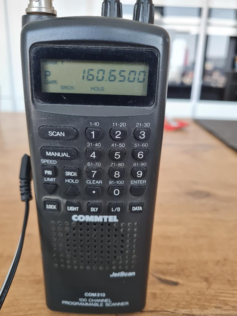 Scanners, commtel 213, uniden ubc60 xlt, Ophalen of Verzenden, Gebruikt, 30 tot 200 kanalen, Draagbaar