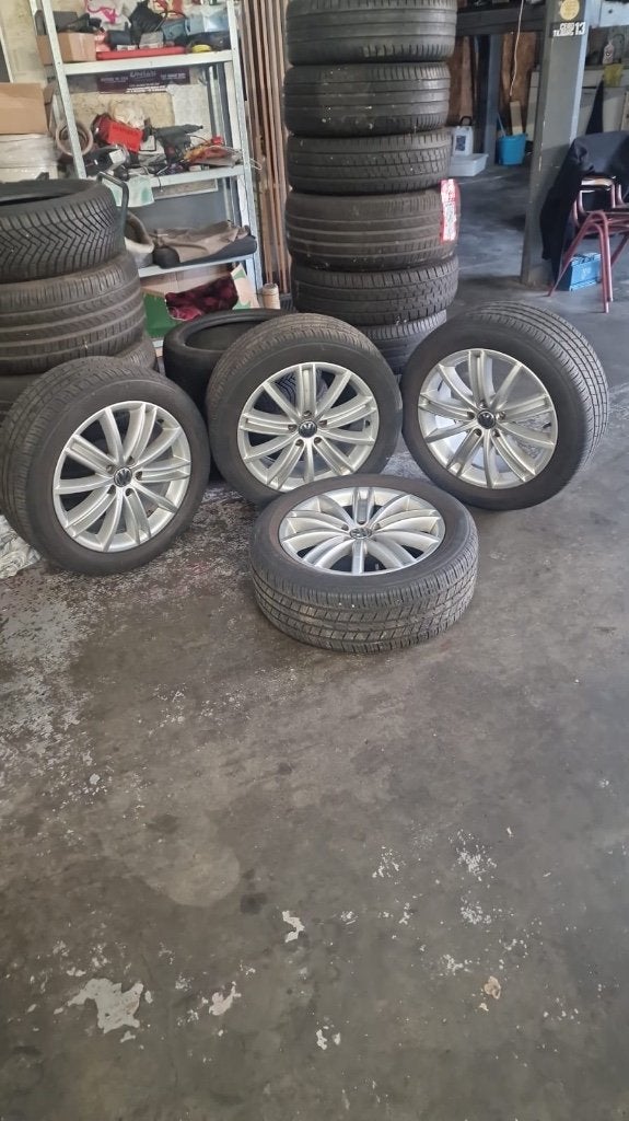 Volkswagen seizoensbanden, Auto-onderdelen, Ophalen, 18 inch, Gebruikt, Banden en Velgen