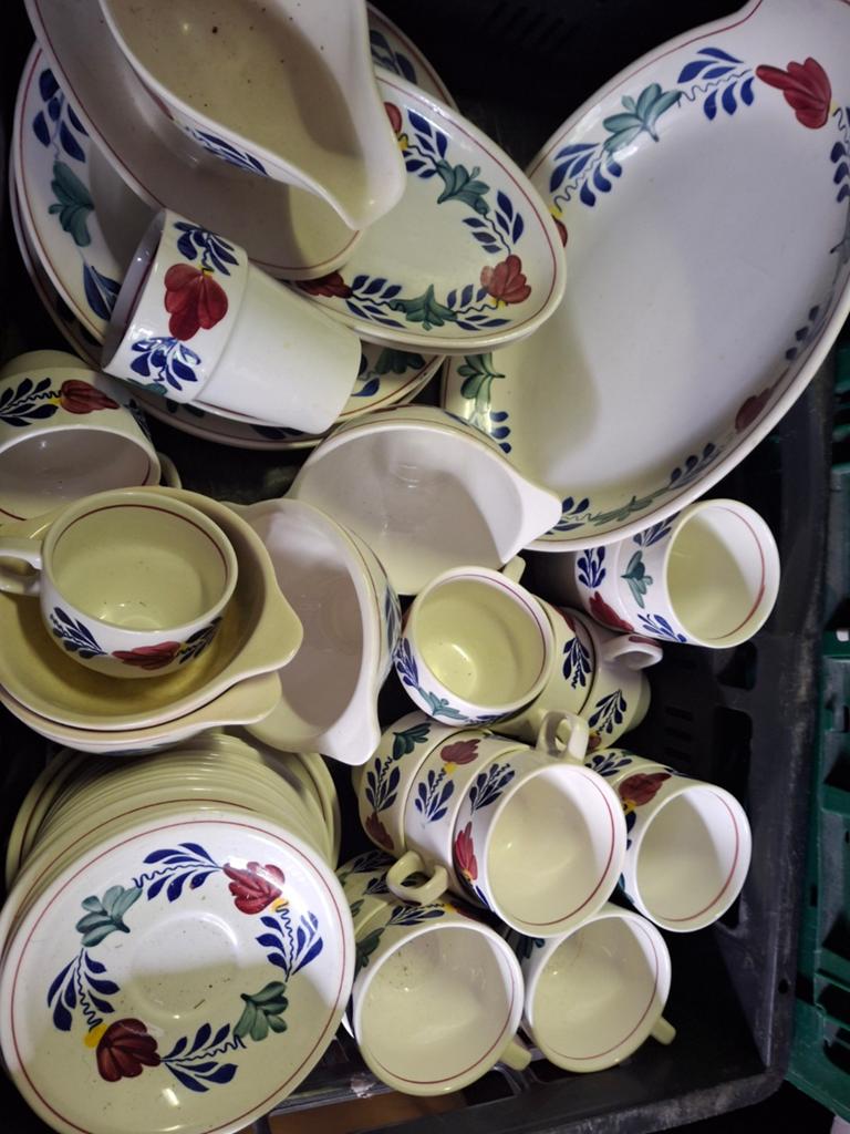 Grote krat vol Boerenbont servies - Boch Royal Sphinx, Gebruikt, Boch Royal Sphinx, Ophalen of Verzenden, Aardewerk