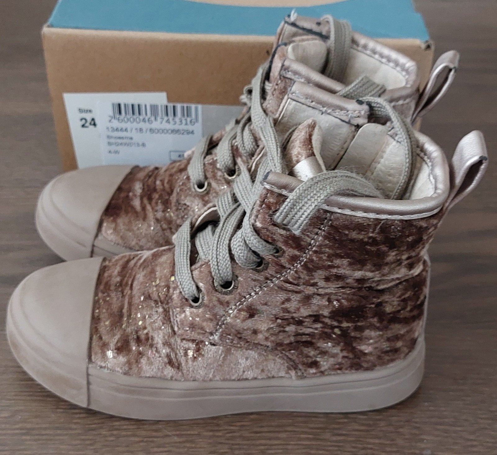 Shoesme fluwelen boots maat 24, Kinderen en Baby's, Kinderkleding | Schoenen en Sokken, Meisje, Schoenen, Nieuw, Ophalen of Verzenden