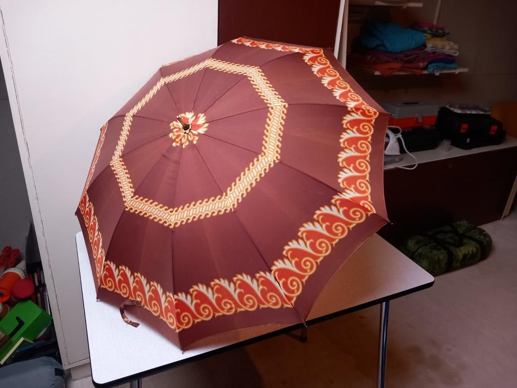 Vintage paraplu of parasol, Sieraden, Tassen en Uiterlijk, Paraplu's, Ophalen of Verzenden, Zo goed als nieuw
