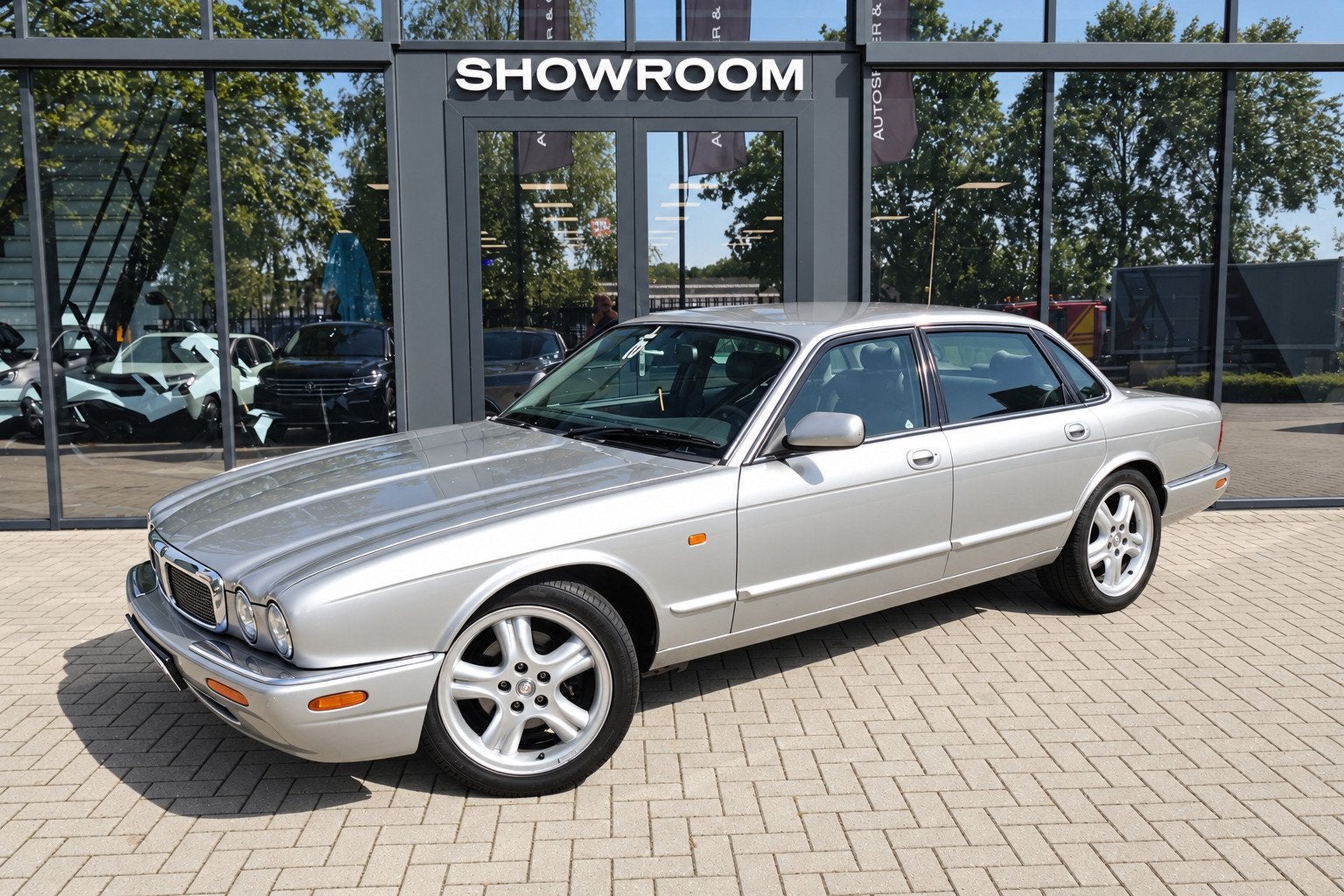 Jaguar XJ 3.2 V8 Executive AIRCO SPORT ELEKTR. RAMEN, Auto's, Dealer onderhouden, Achterwielaandrijving, Gebruikt, Bedrijf