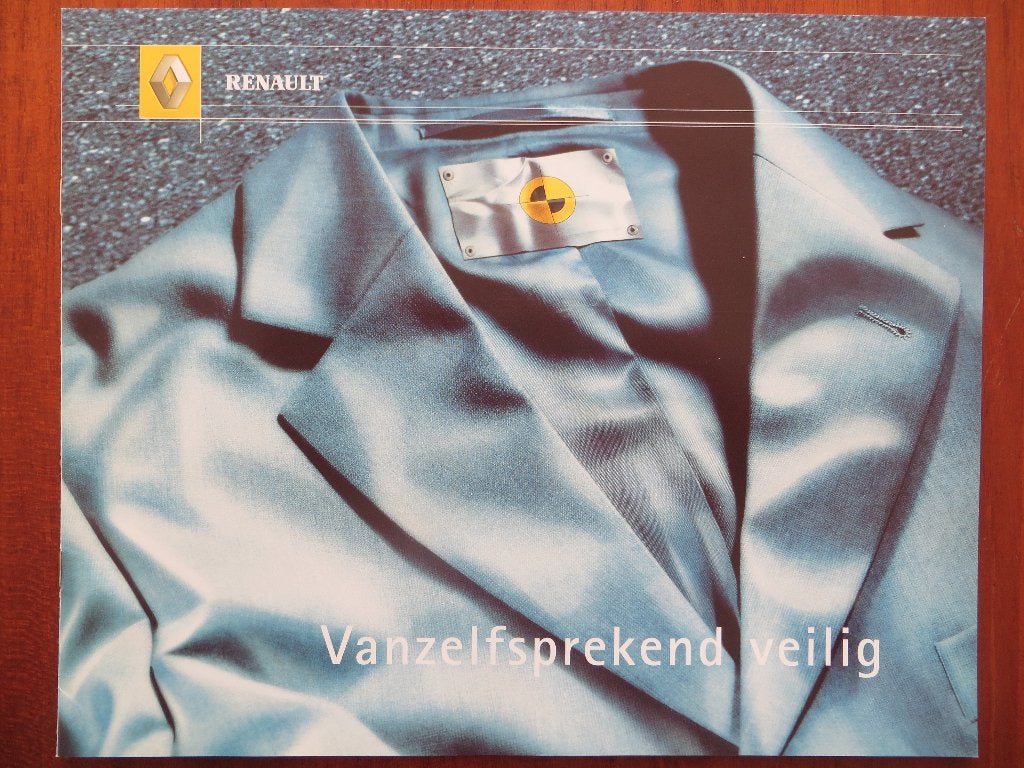 Renault Vanzelfsprekend veilig (sept. 2001) Euro NCAP, Ophalen of Verzenden, Nieuw, Renault